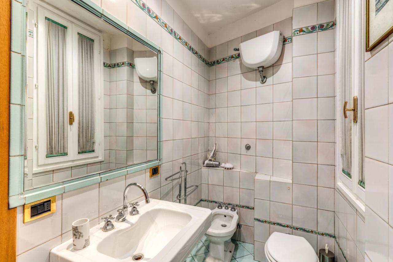 Lovely Flat By The Trevi Fountain Apartment Rome Luaran gambar